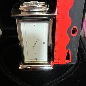 Elegant Silver Plated Table Clock